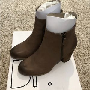 BP size 7 boots